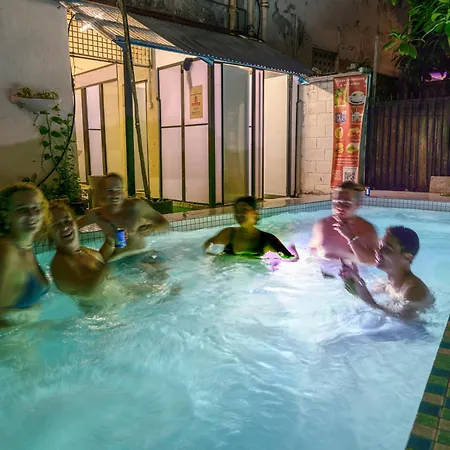 Auberge de jeunesse Poolside By Mingle